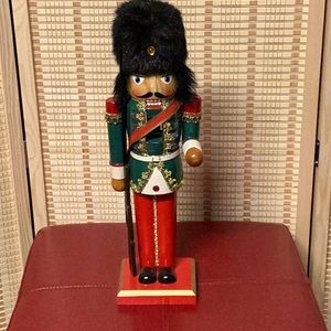 THE WOOD NUTCRACKER.